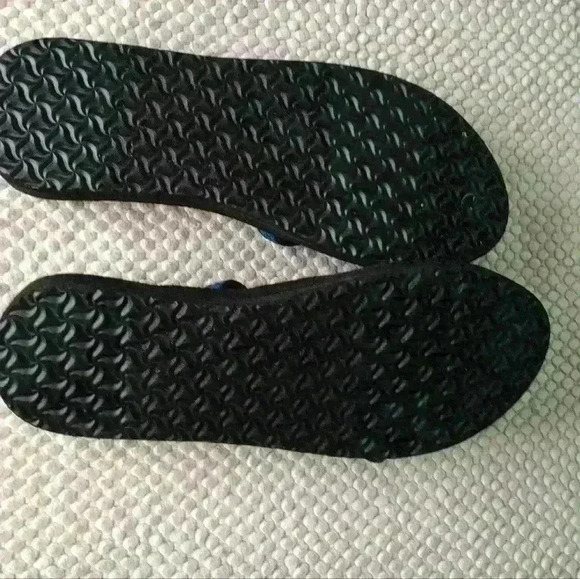 Teva Multi Strap Padded Sole Slip on Sandals Black and Blue. Size 10. Previously - Picture 9 of 11